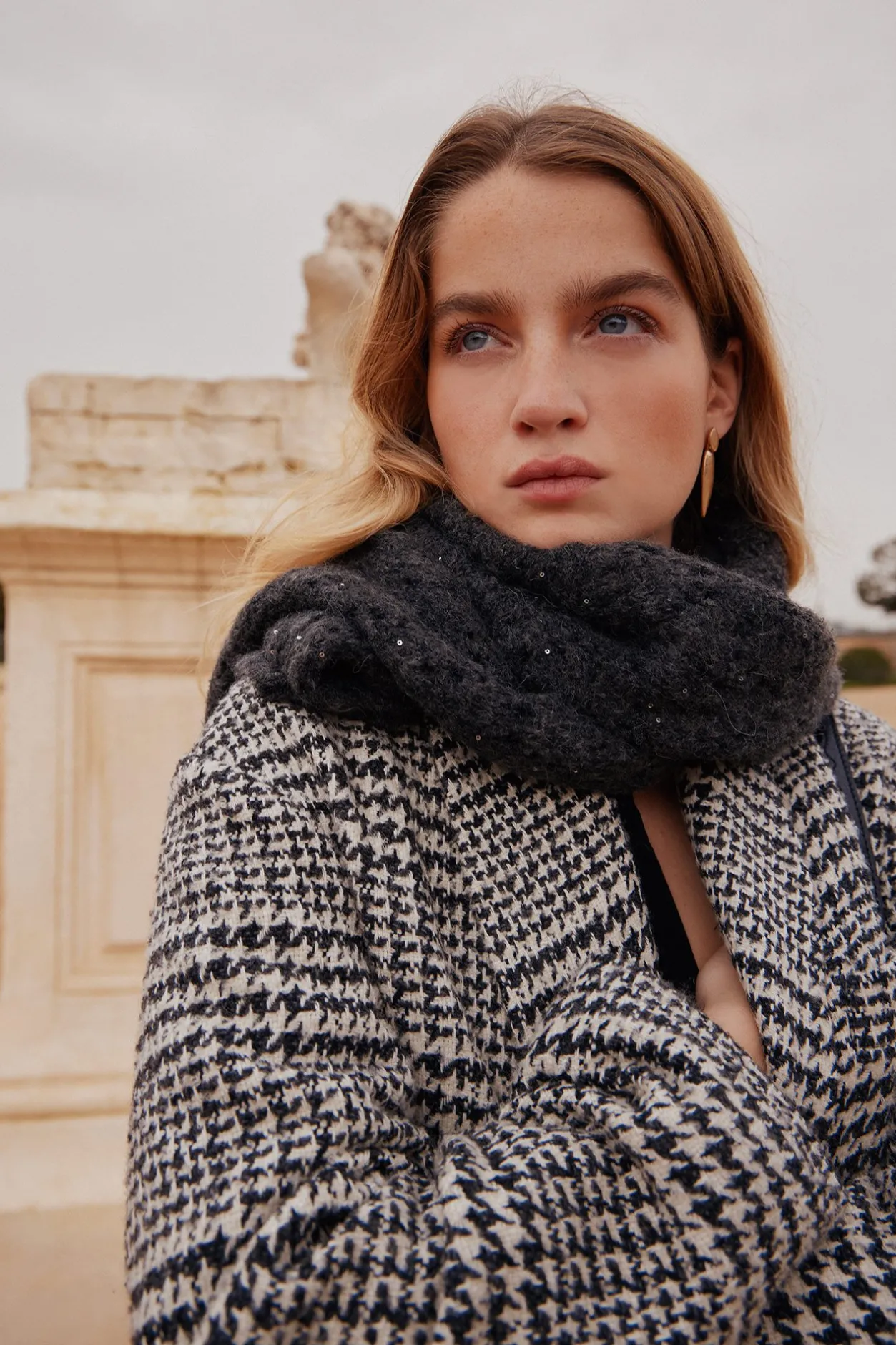 ada_abrigo_largo_de_cuadr_1.webp Sale Ada. Abrigo largo de cuadros Mujer Abrigos Y Chaquetas
