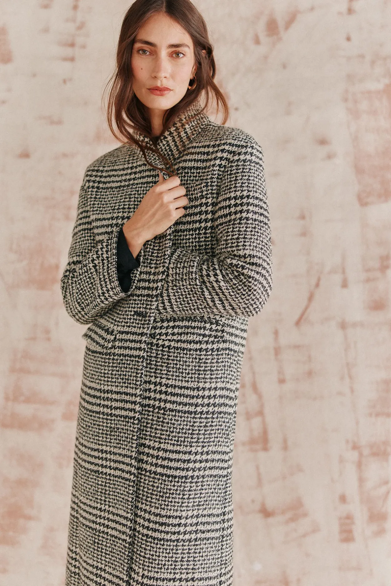 ada_abrigo_largo_de_cuadr_7.webp Sale Ada. Abrigo largo de cuadros Mujer Abrigos Y Chaquetas