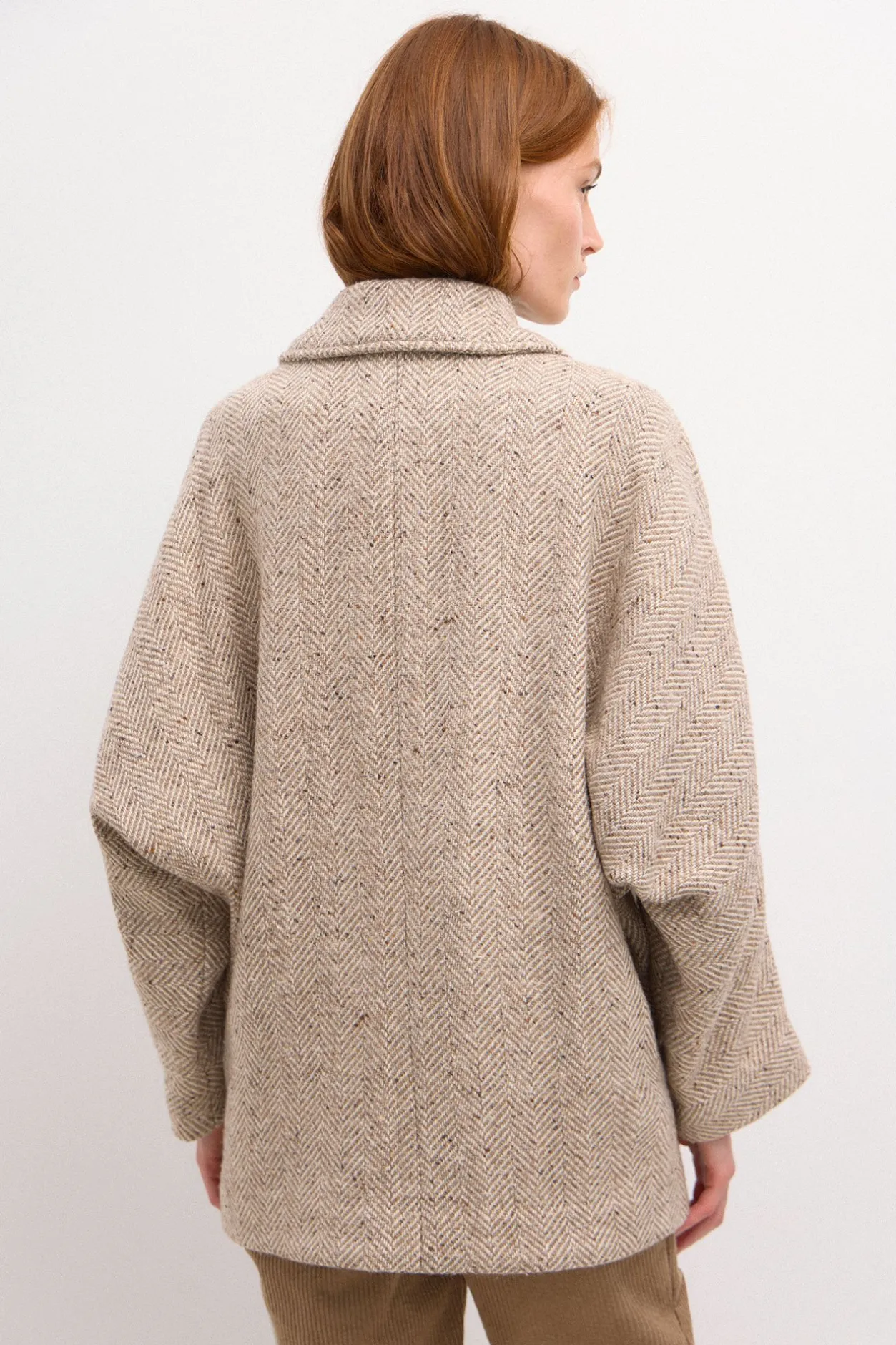 adriana_abrigo_oversize_d_4.webp Best Adriana. Abrigo oversize de espiga Mujer Abrigos Y Chaquetas