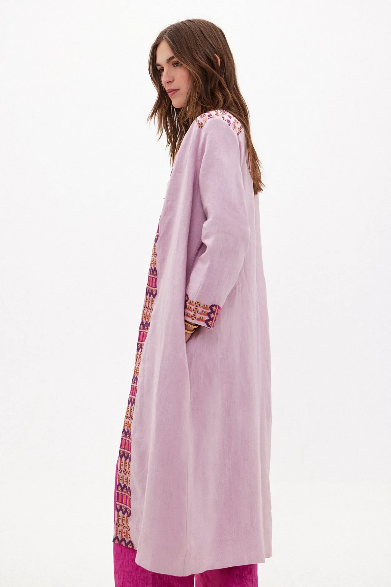 carmela_kimono_largo_de_l_2.webp Flash Sale Carmela. Kimono largo de lino bordado Mujer Vestidos Y Monos | Abrigos Y Chaquetas