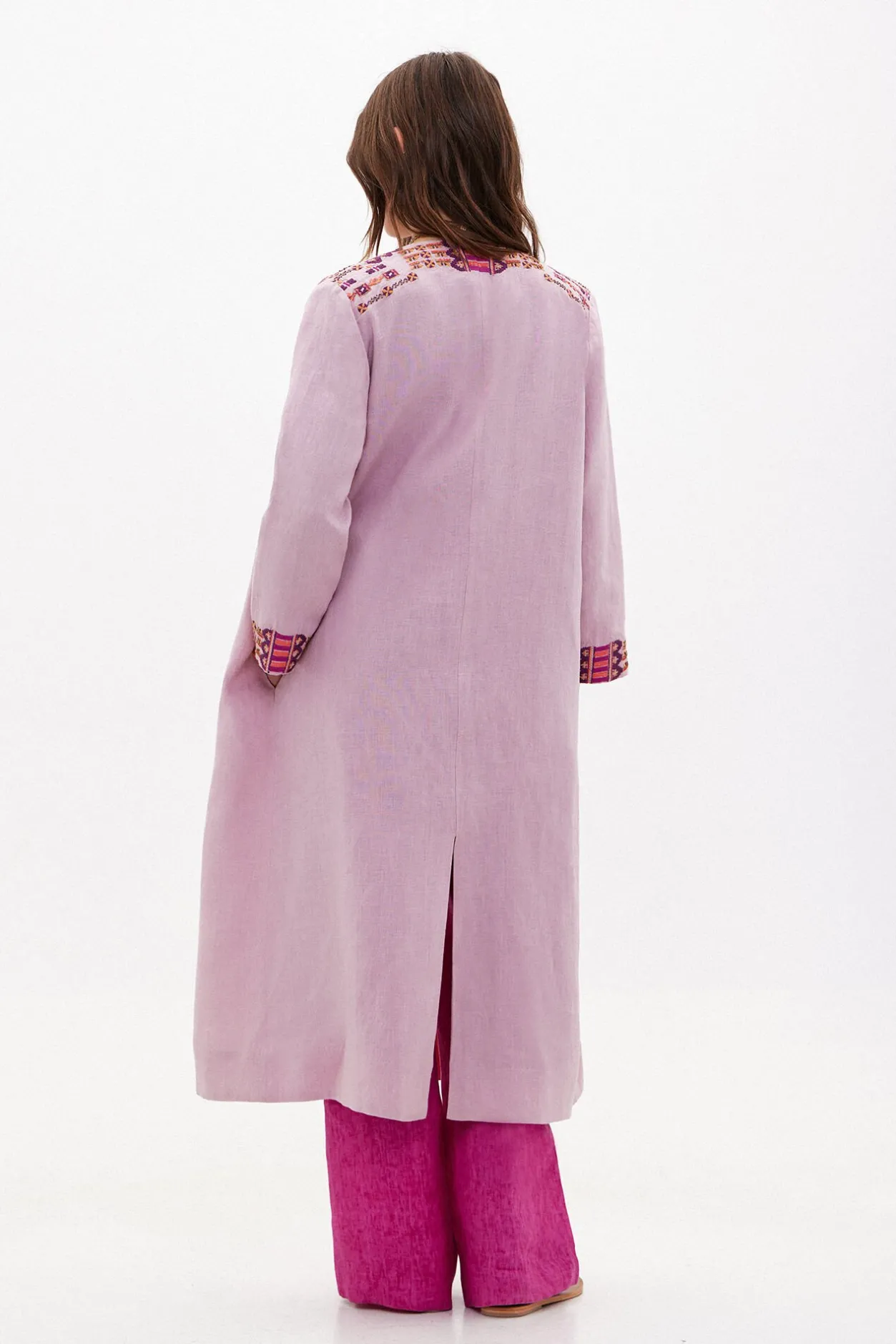 carmela_kimono_largo_de_l_3.webp Flash Sale Carmela. Kimono largo de lino bordado Mujer Vestidos Y Monos | Abrigos Y Chaquetas