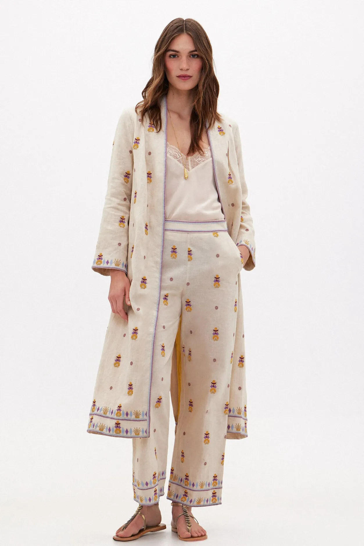 carmina_kimono_largo_de_l_5.webp Cheap Carmina. Kimono largo de lino bordado Mujer Vestidos Y Monos | Abrigos Y Chaquetas