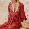 New Carola. Vestido bordado. Mujer Vestidos Y Monos