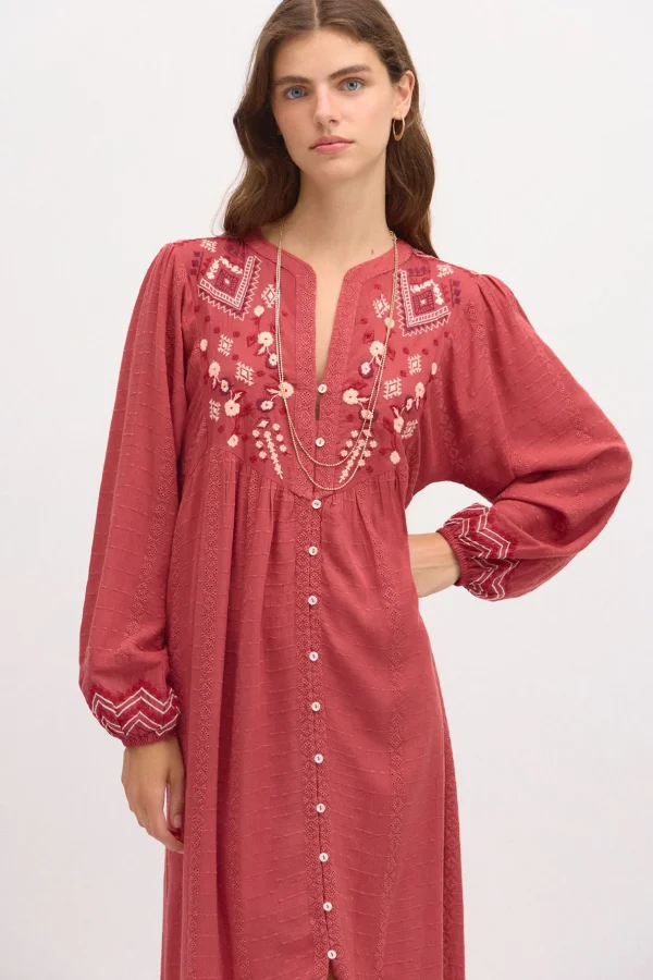 New Carola. Vestido bordado. Mujer Vestidos Y Monos