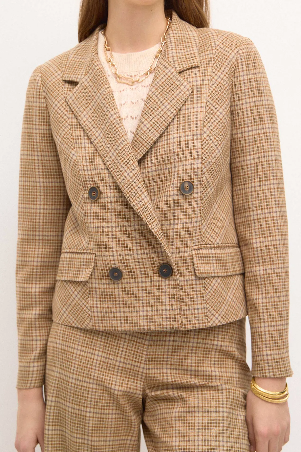 edith_americana_corta_de__6.webp Shop Edith. Americana corta de cuadros Mujer Blazers