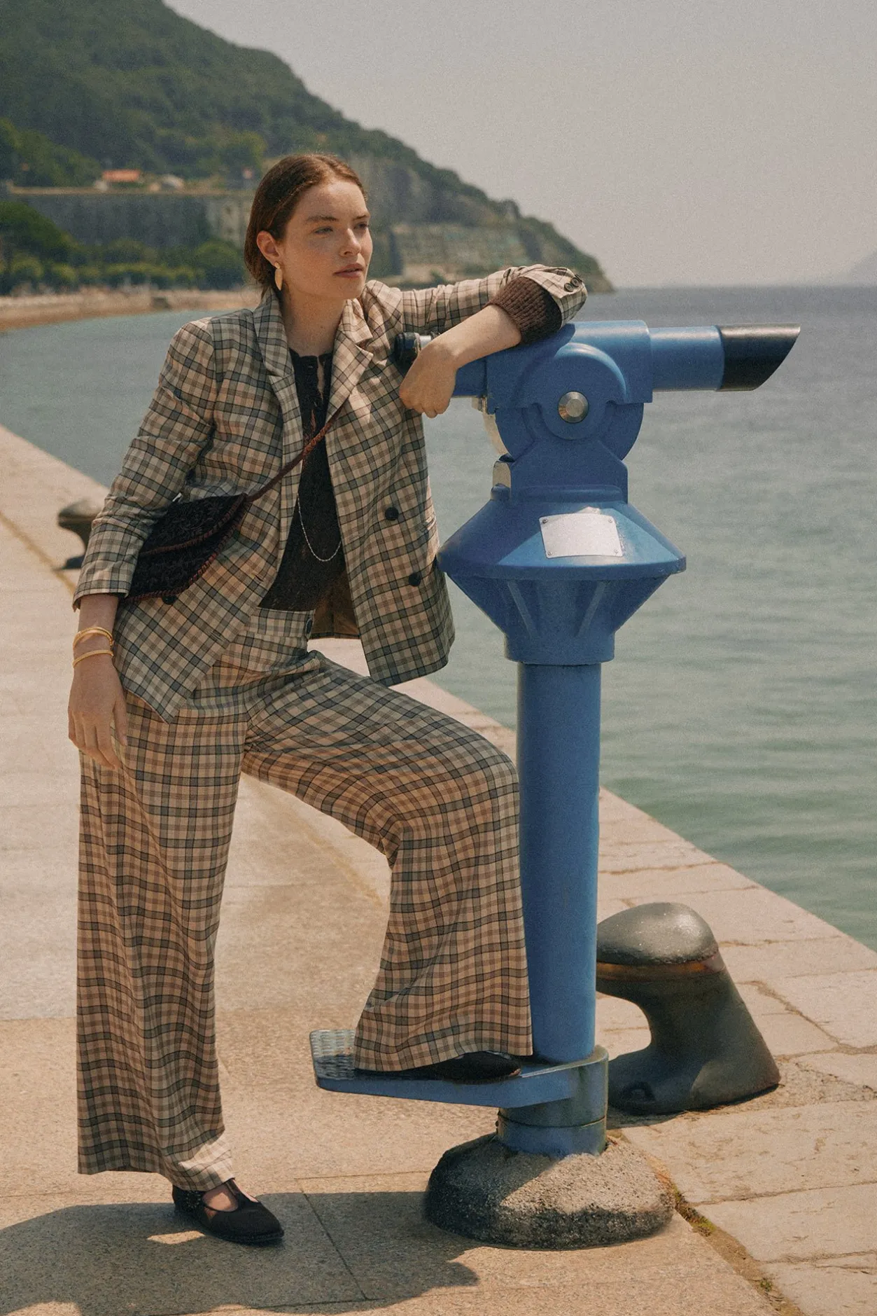estela_americana_de_cuadr_1.webp Outlet Estela. Americana de cuadros Mujer Blazers