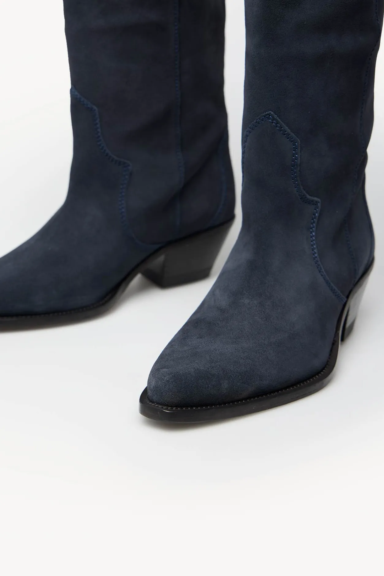 nadia_botas_altas_de_serr_3.webp Shop Nadia. Botas altas de serraje Mujer Zapatos