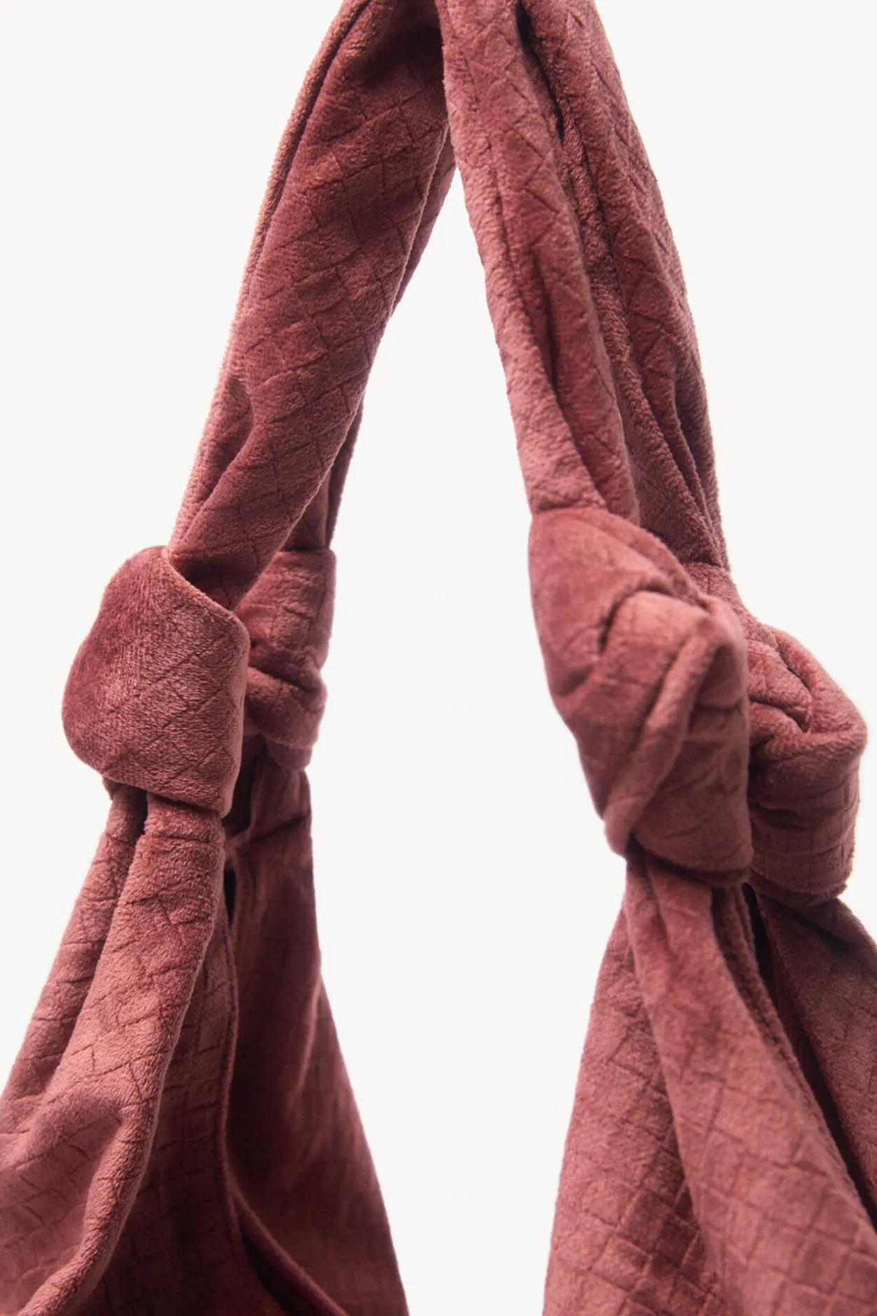 nuria_saco_terciopelo_gra_4.webp Online Nuria. Saco terciopelo grabado Mujer Bolsos Y Accesorios