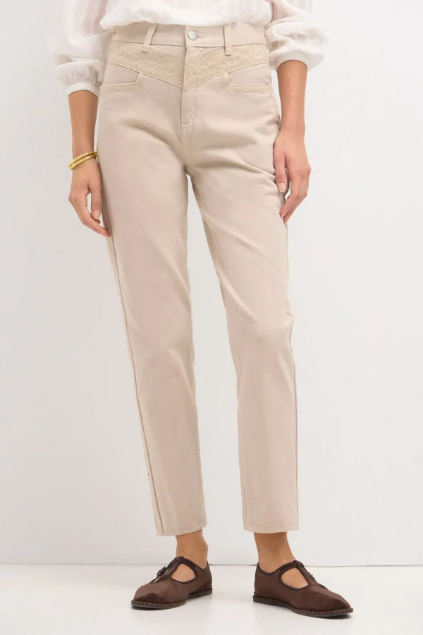 Store Ofelia. Jeans mom con bordados Mujer Jeans | Pantalones