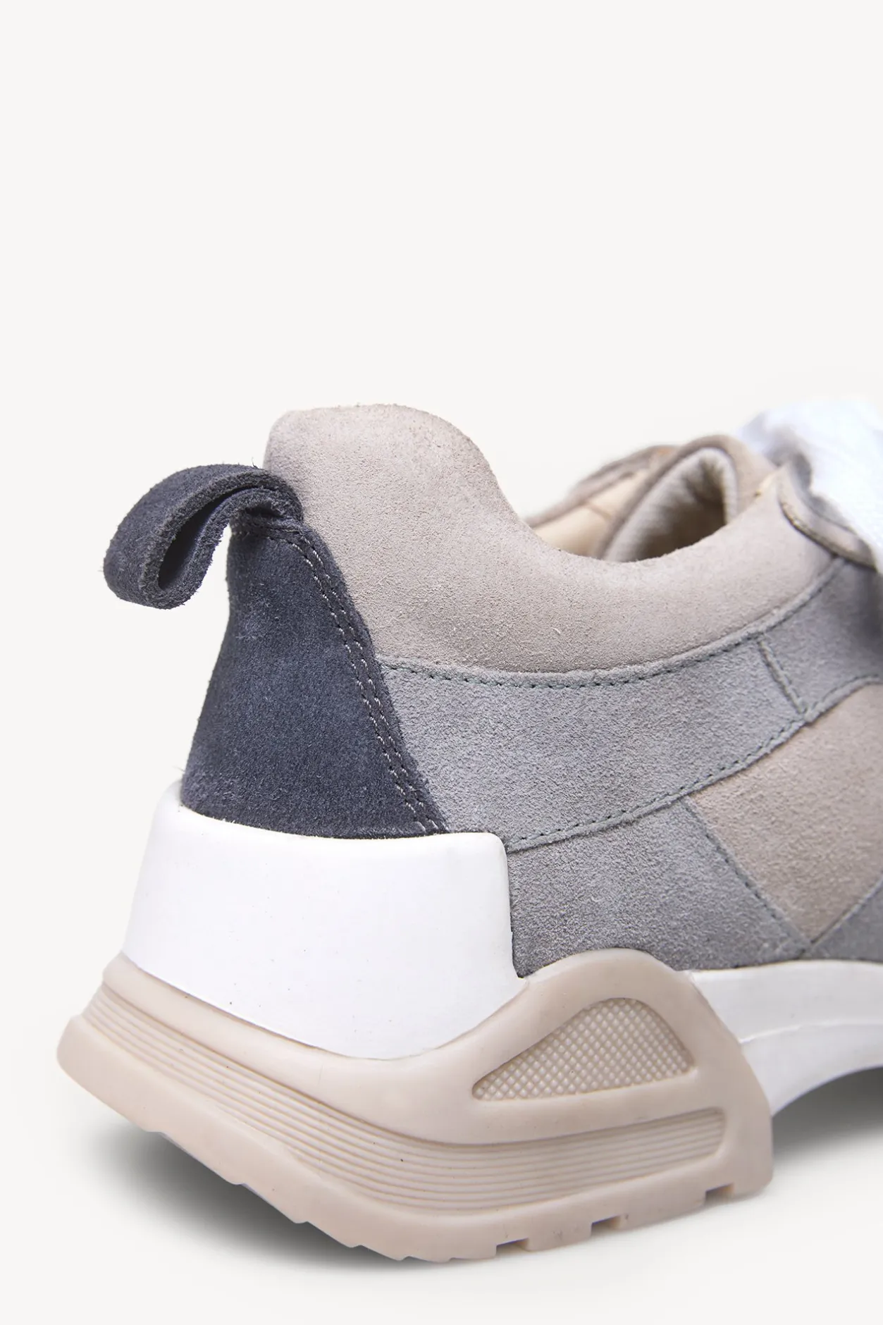 oihana_zapatillas_deporti_4.webp Cheap Oihana. Zapatillas deportivas de piel Mujer Zapatos