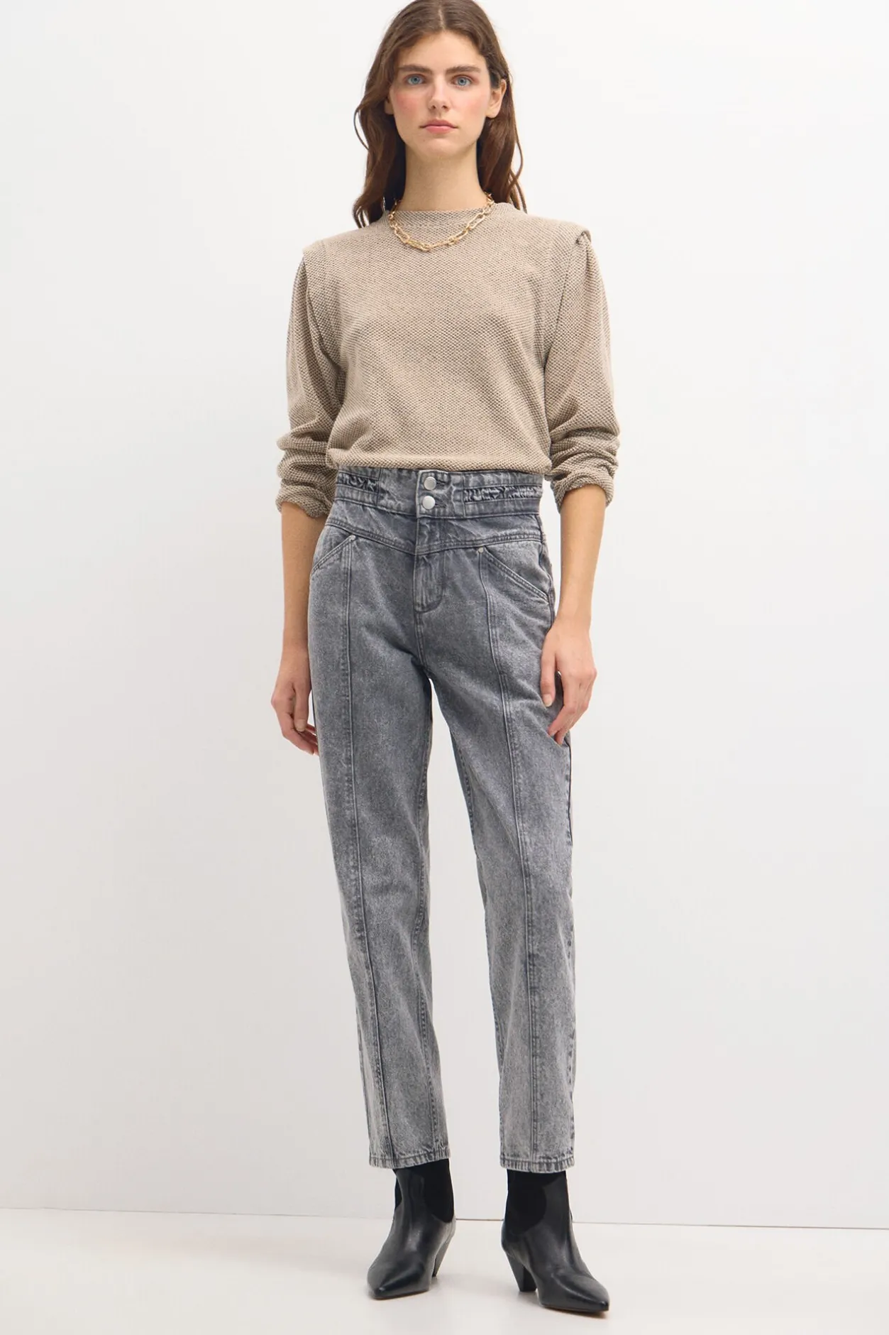 olinda_jeans_rectos_con_c_4.webp New Olinda. Jeans rectos con cortes Mujer Jeans | Pantalones