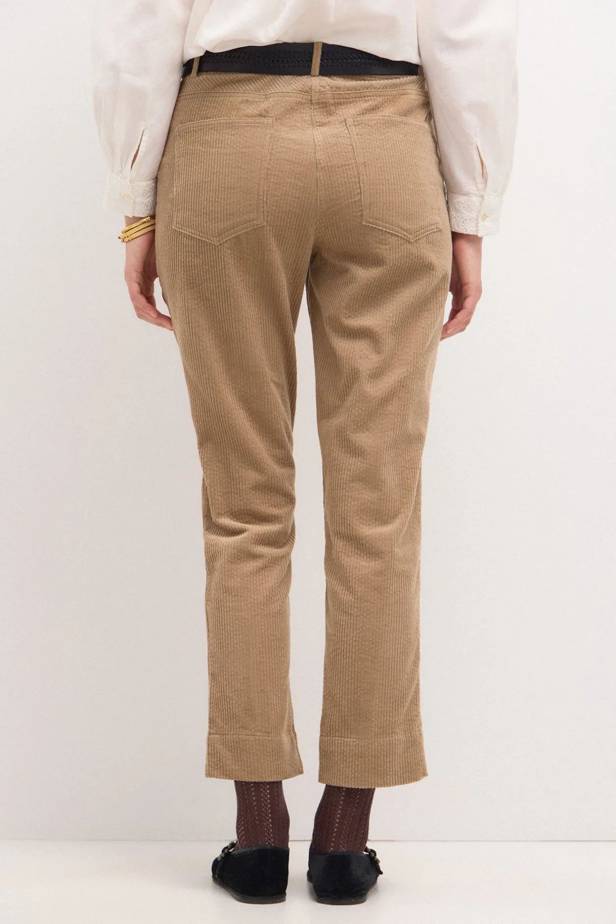 padme_pantaln_recto_de_pa_3.webp Store Padme. Pantalón recto de pana Mujer Pantalones