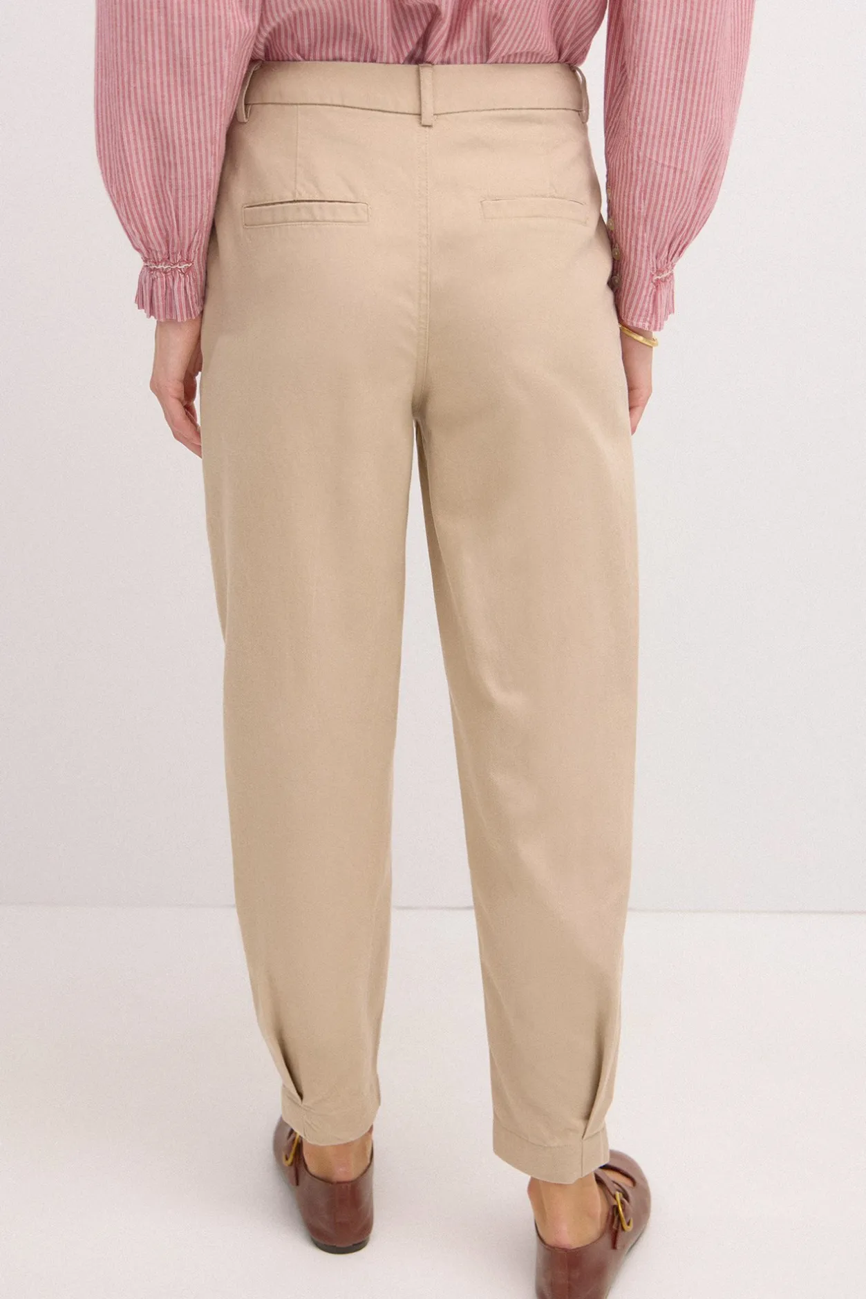 paloma_pantaln_de_algodn__3.webp Cheap Paloma. Pantalón de algodón con pinzas Mujer Pantalones