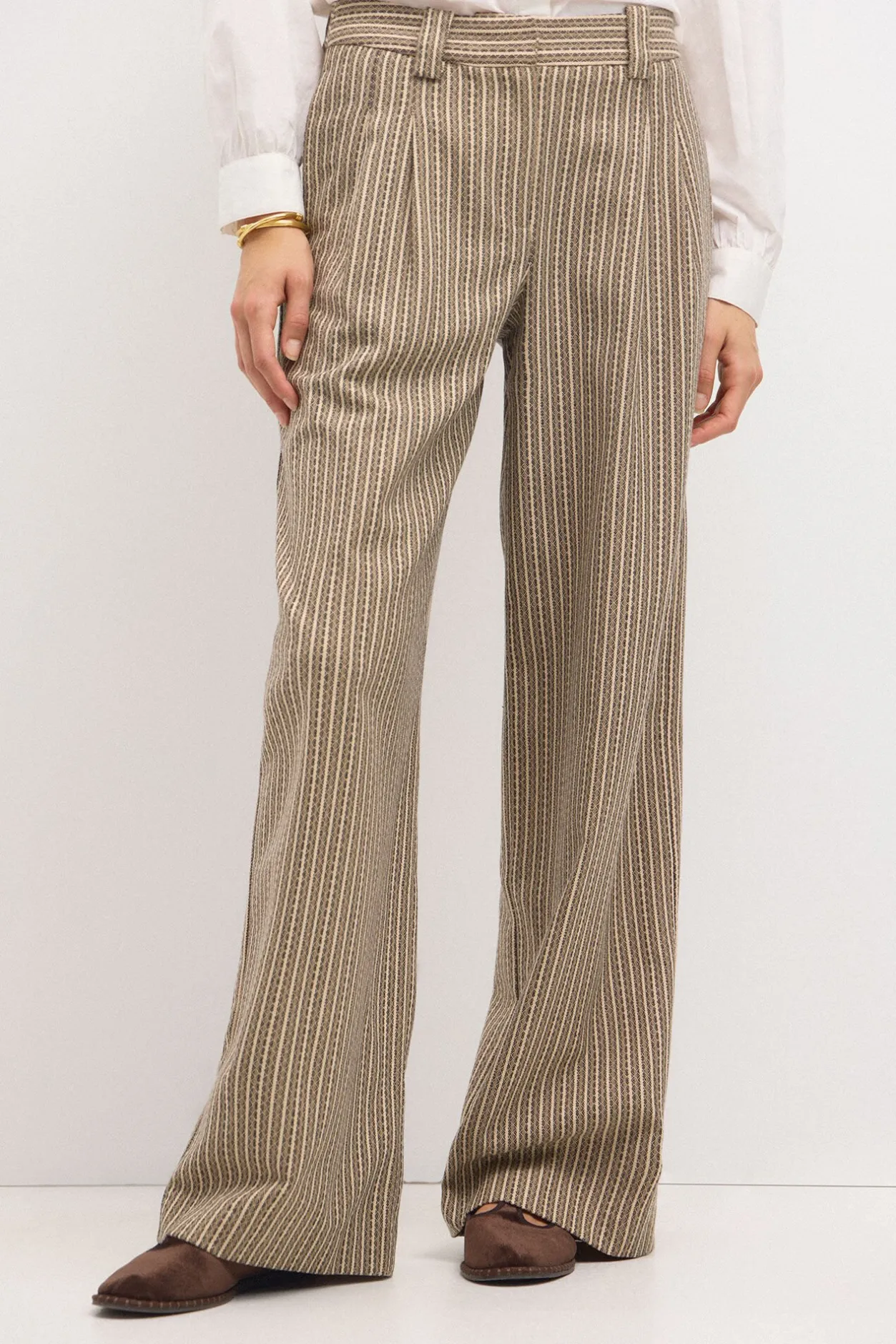 paola_pantaln_amplio_de_r_5.webp Clearance Paola. Pantalón amplio de rayas Mujer Pantalones