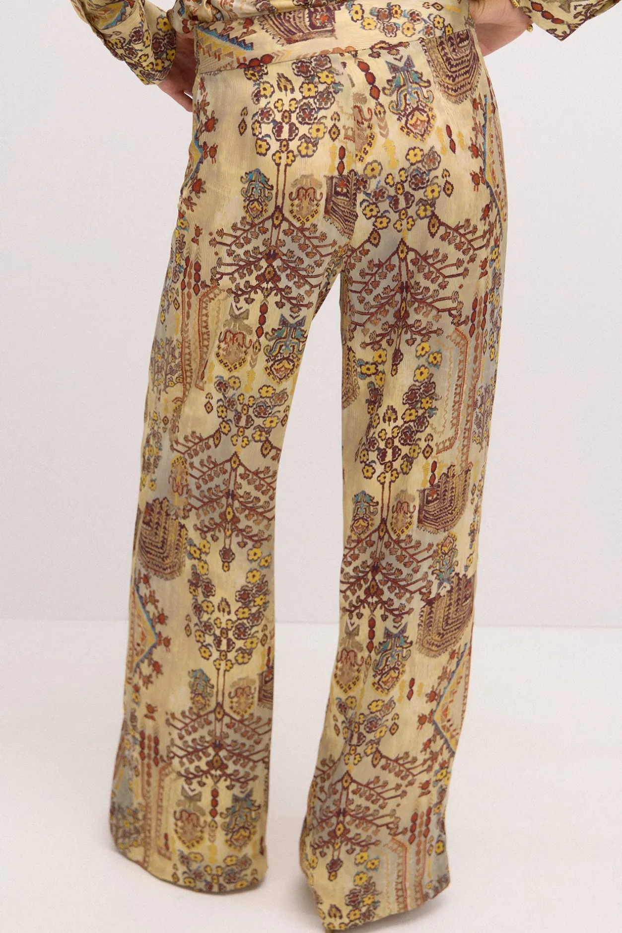 prisca_pantaln_amplio_est_3.webp New Prisca. Pantalón amplio estampado Mujer Pantalones