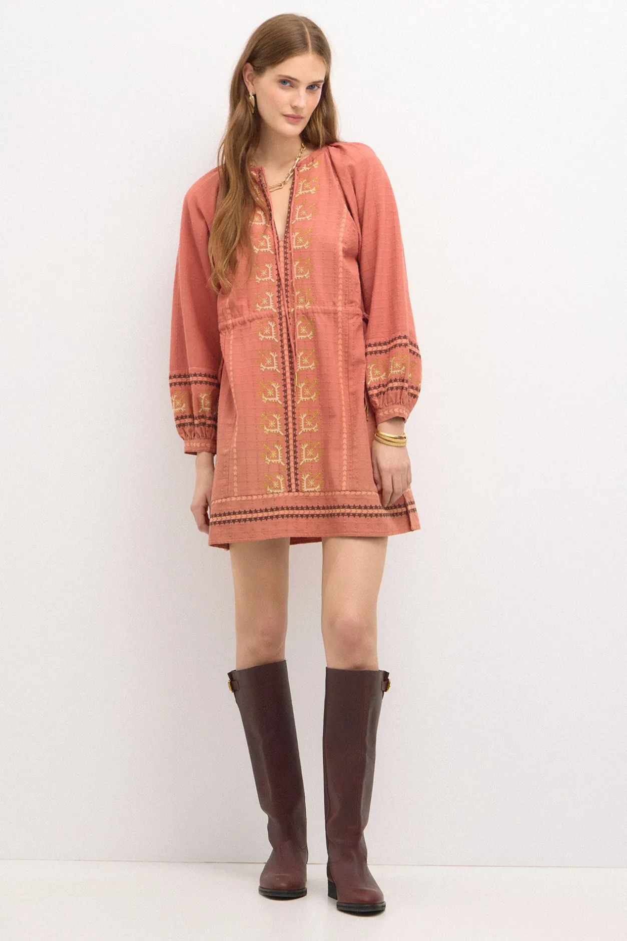 rina_vestido_corto_bordad_1.webp Shop Rina. Vestido corto bordado. Mujer Vestidos Y Monos