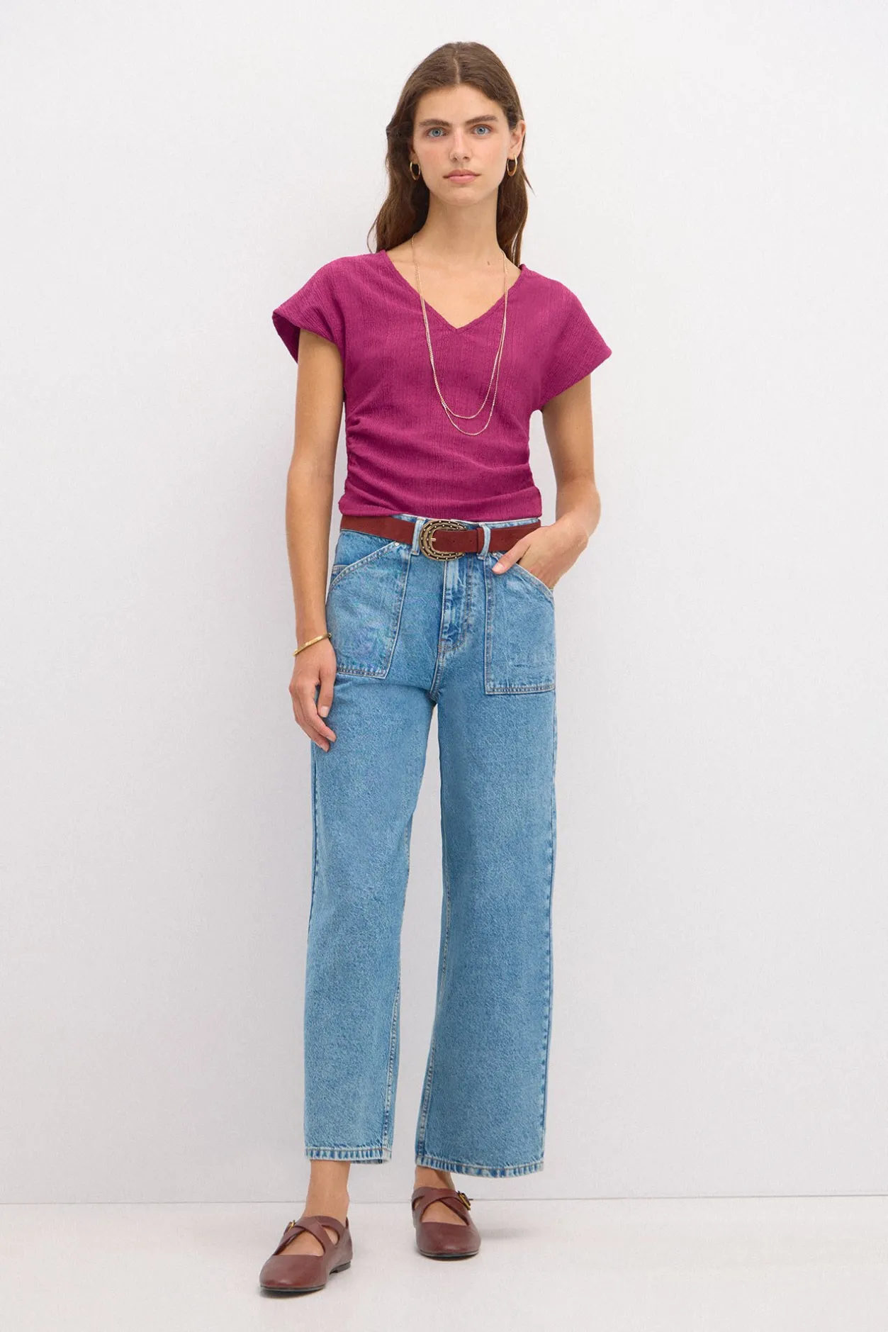 sara_camiseta_entallada_c_1.webp Best Sale Sara. Camiseta entallada con textura Mujer Camisetas Y Tops