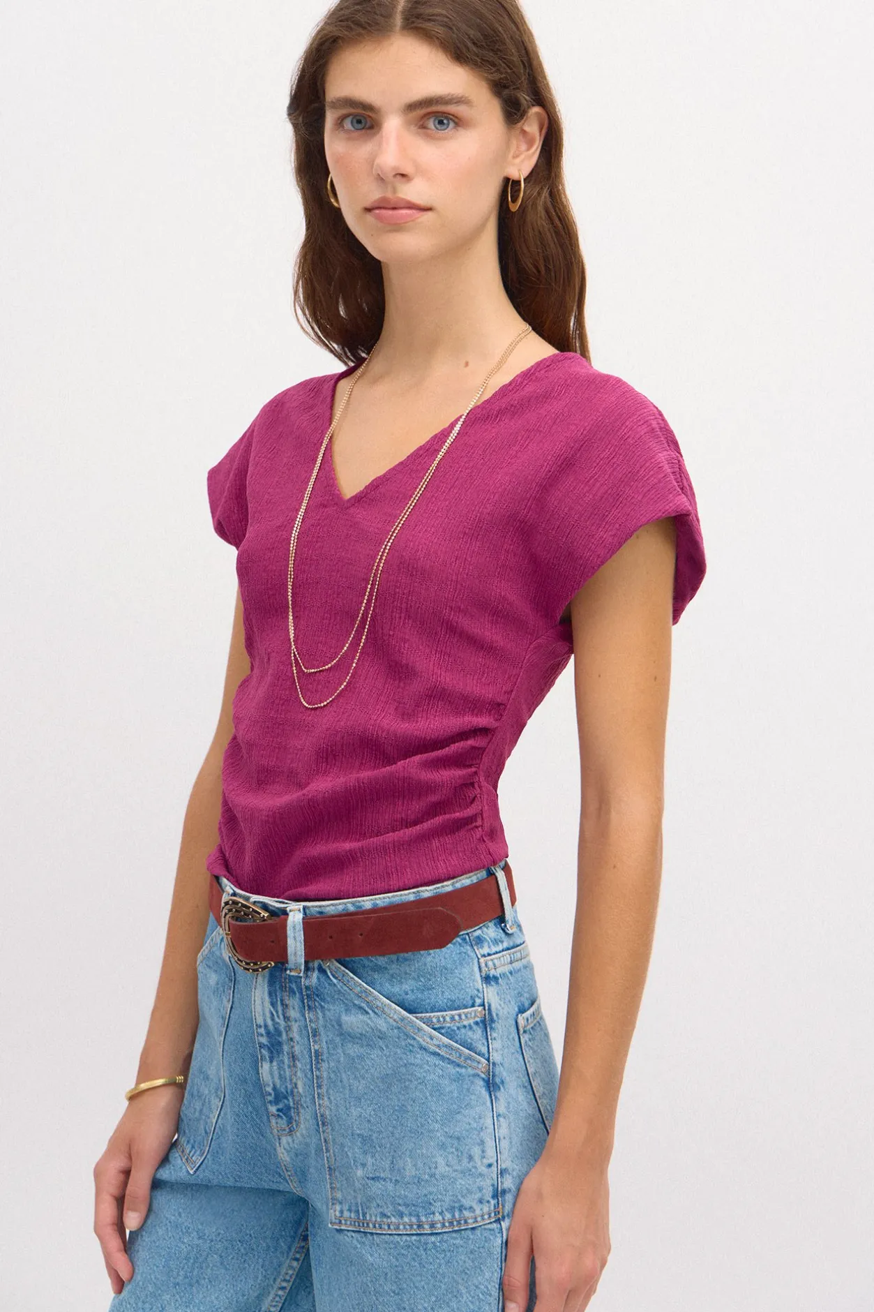 sara_camiseta_entallada_c_2.webp Best Sale Sara. Camiseta entallada con textura Mujer Camisetas Y Tops
