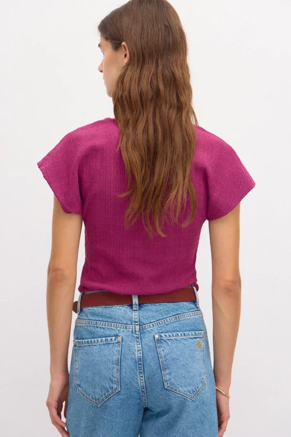 Best Sale Sara. Camiseta entallada con textura Mujer Camisetas Y Tops