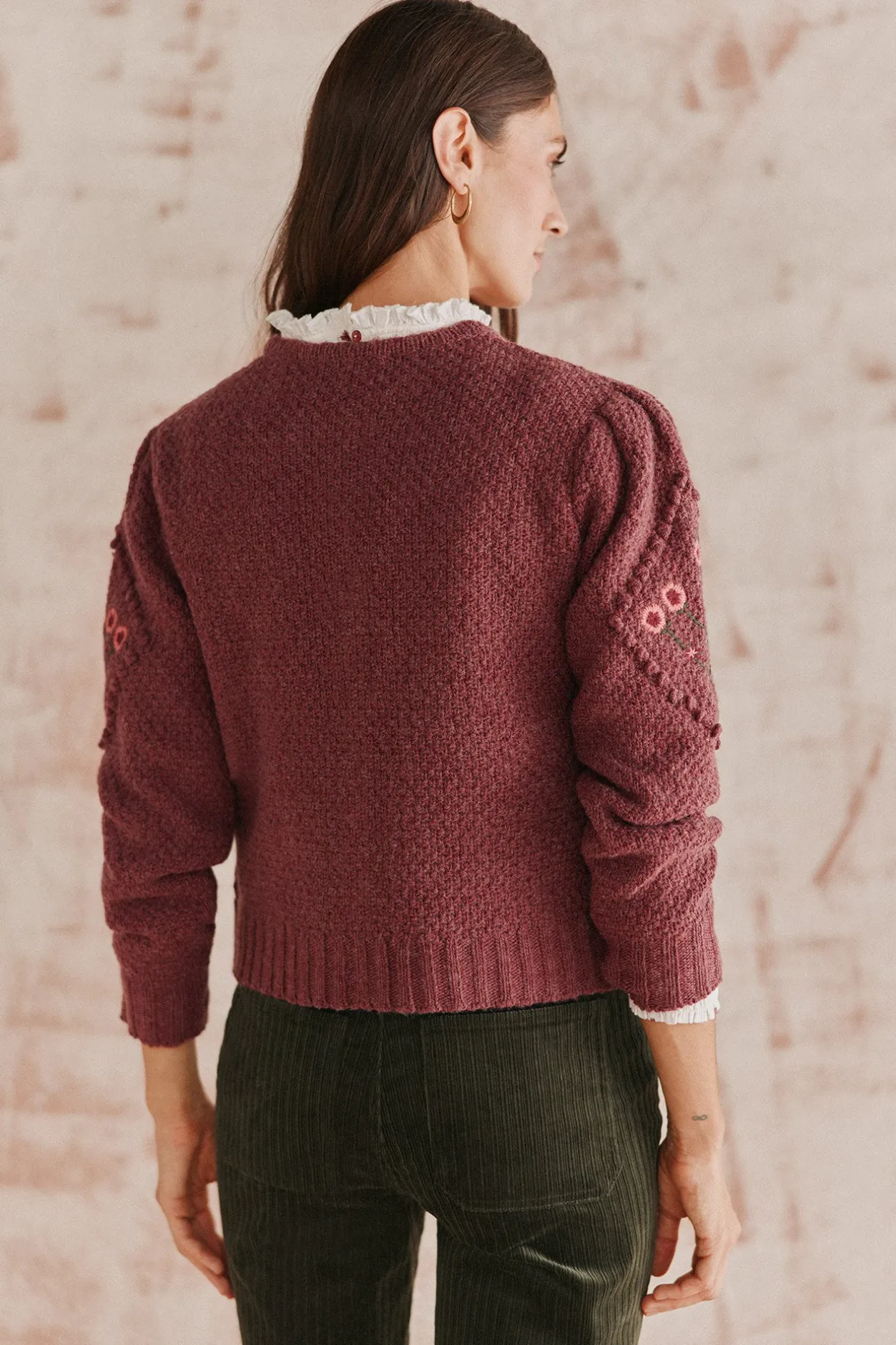 tefila_chaqueta_de_punto__5.webp Shop Teófila. Chaqueta de punto bordada Mujer Jerséis Y Cárdigans