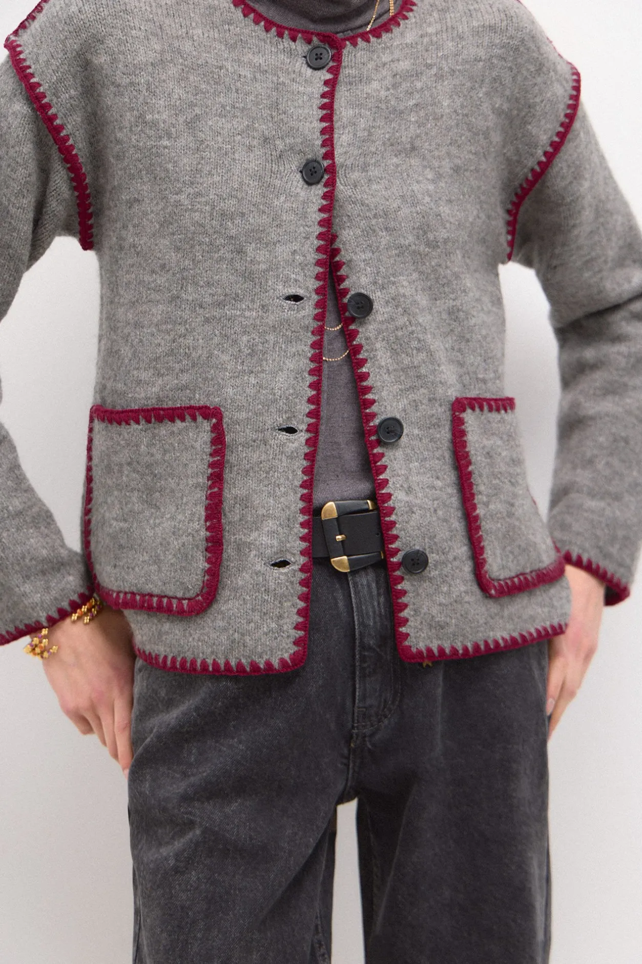tesira_chaqueta_de_punto__1.webp Online Tesira. Chaqueta de punto bordada Mujer Jerséis Y Cárdigans